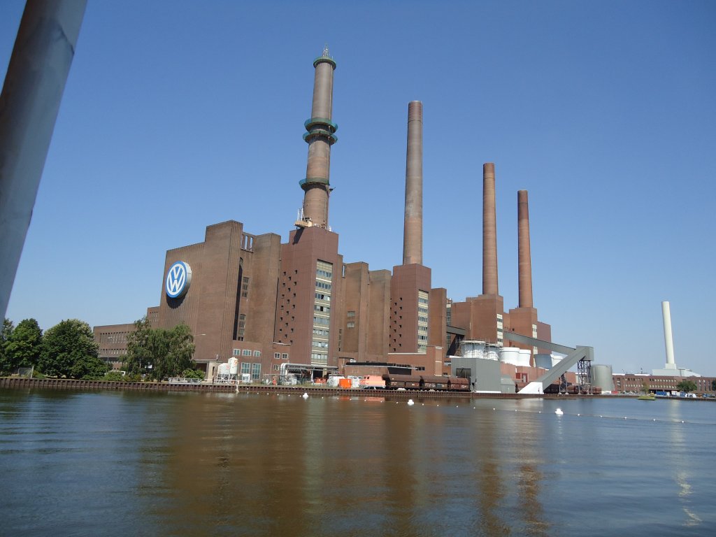 (127'809) - Das alte Volkswagen-Werk in Wolfsburg am 9. Juli 2010