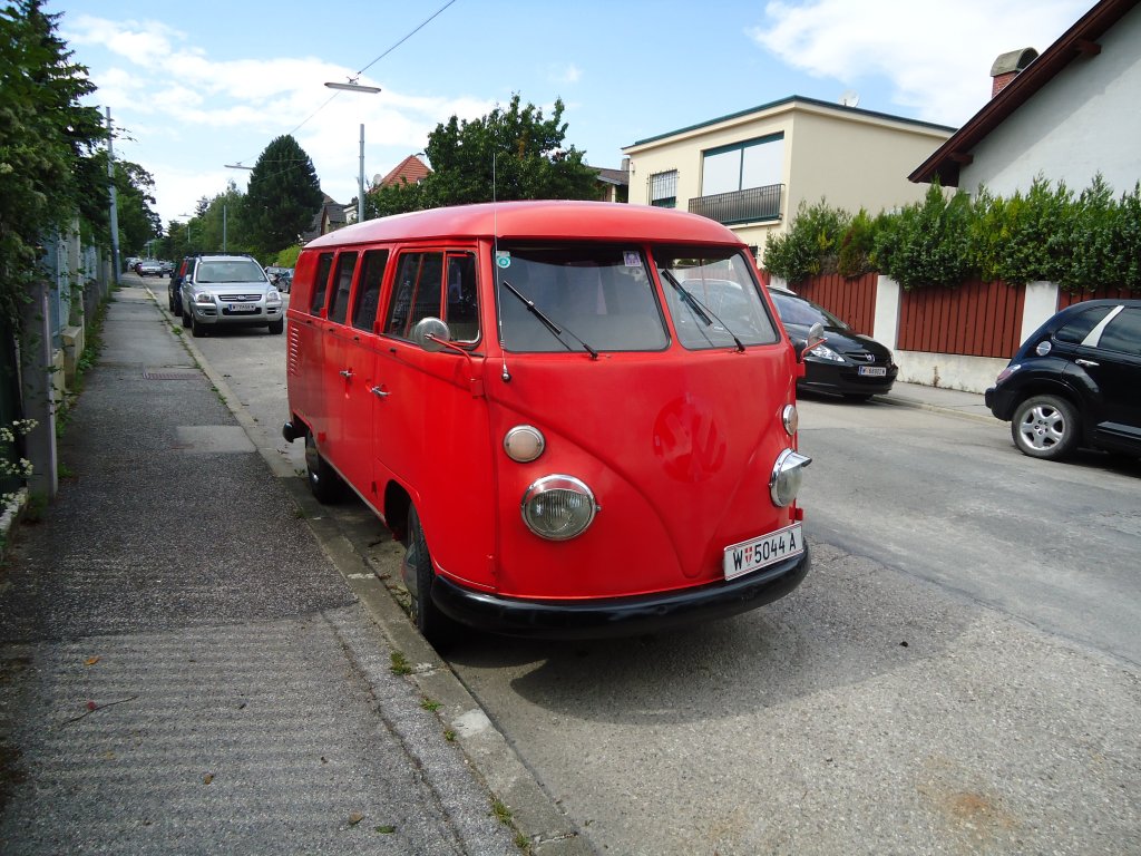 (128'349) - VW-Bus - W 5044 A - am 8. August 2010 in Wien