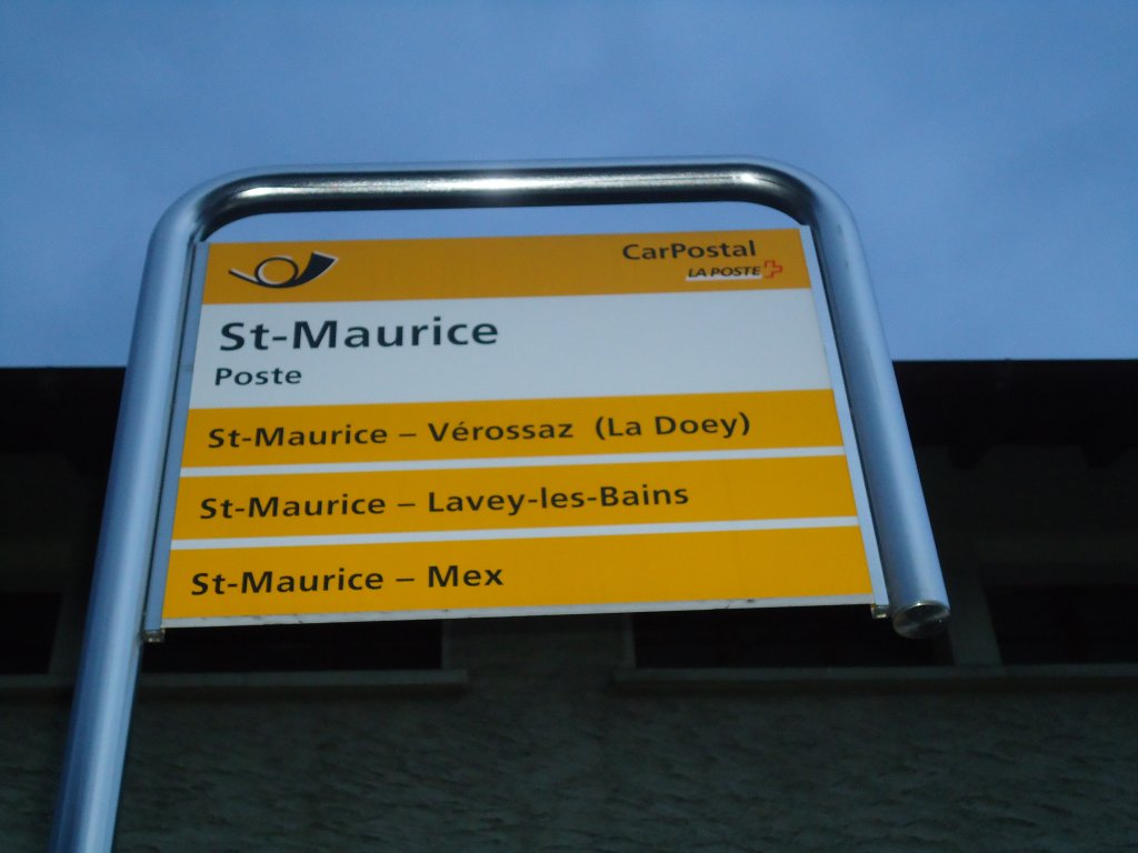 (132'412) - PostAuto-Haltestelle - St-Maurice, Poste - am 22. Januar 2011