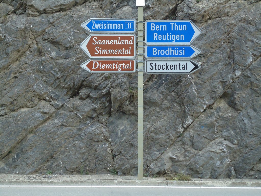(134'645) - Wegweiser Simmental-Stockental am 2. Juli 2011