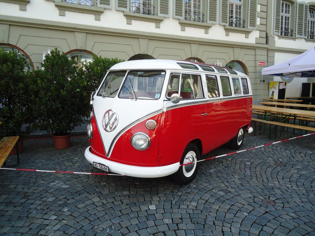 (134'820) - VW-Bus - AG 58'496 - am 9. Juli 2011 in Thun, Rathausplatz