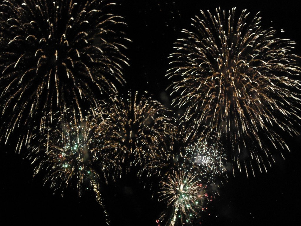 (135'366) - Feuerwerk in Le Bouveret am 31. Juli 2011