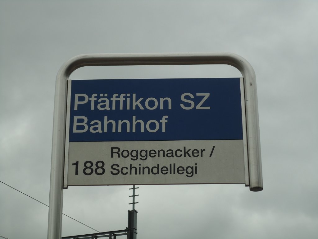 (135'828) - Gemeindebus-Haltestelle - Pfffikon SZ, Bahnhof - am 5. September 2011