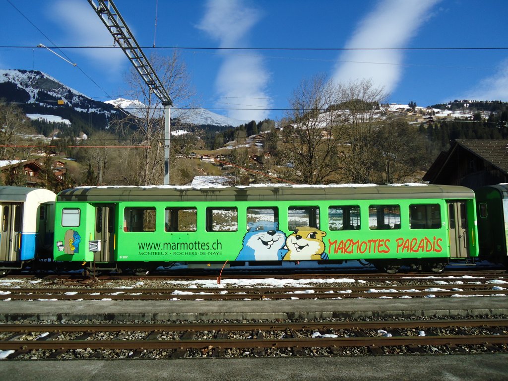 (137'177) - MOB-Personenwagen - Nr. B 207 - am 11. Dezember 2011 im Bahnhof Lenk