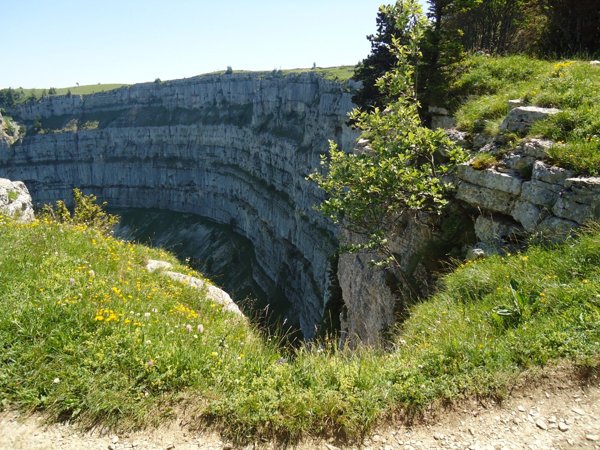(139'865) - Der Creux du Van im Val de Travers am 17. Juni 2012