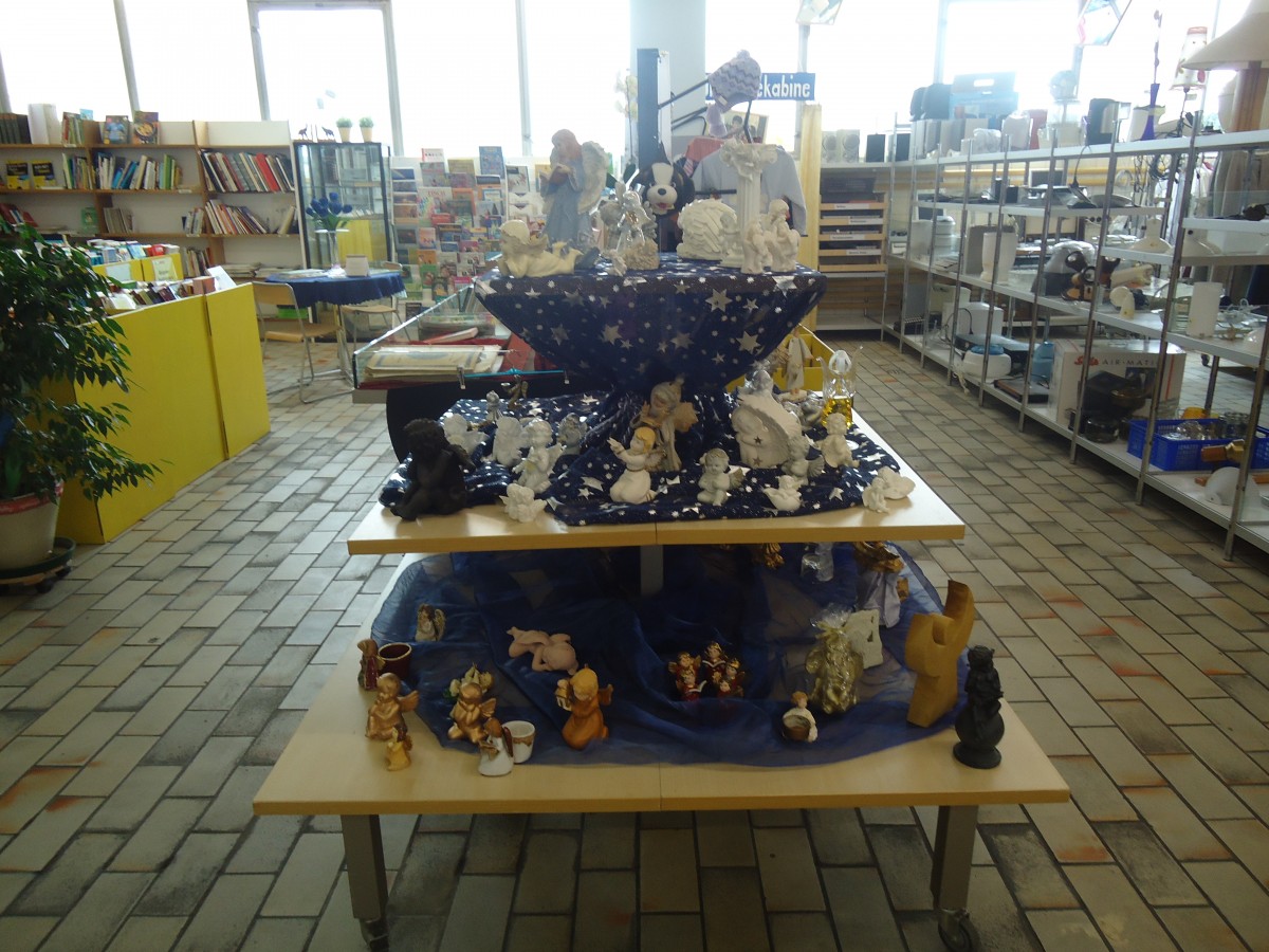 (147'487) - Verkaufsausstellung mit Engeln im BrockiShop am 7. Dezember 2013