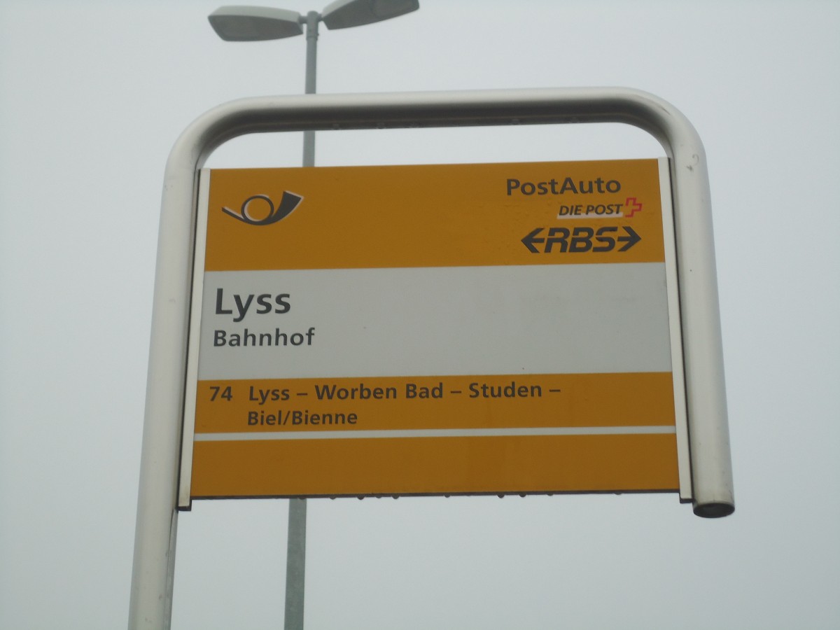 (148'350) - PostAuto-Haltestelle - Lyss, Bahnhof - am 15. Dezember 2013