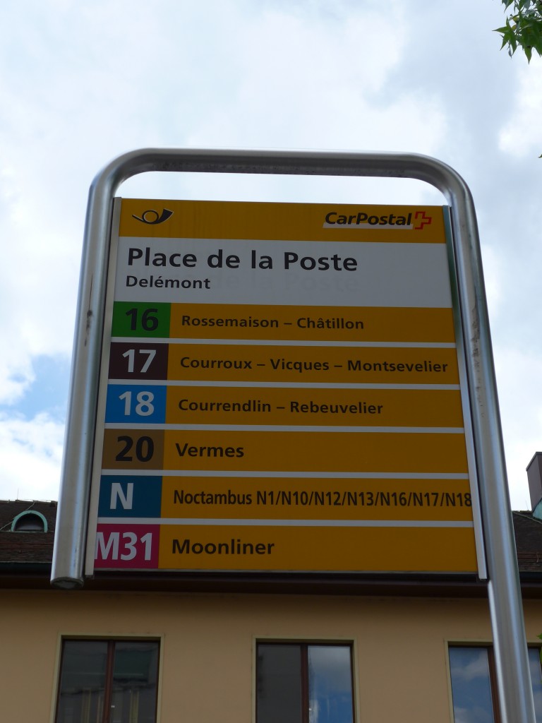 (151'055) - PostAuto-Haltestelle - Delmont, Place de la Poste - am 29. Mai 2014