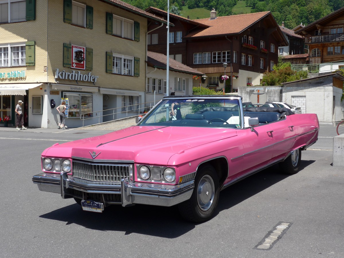 (151'392) - Cadillac von 1973 am 8. Juni 2014 in Brienz, OiO