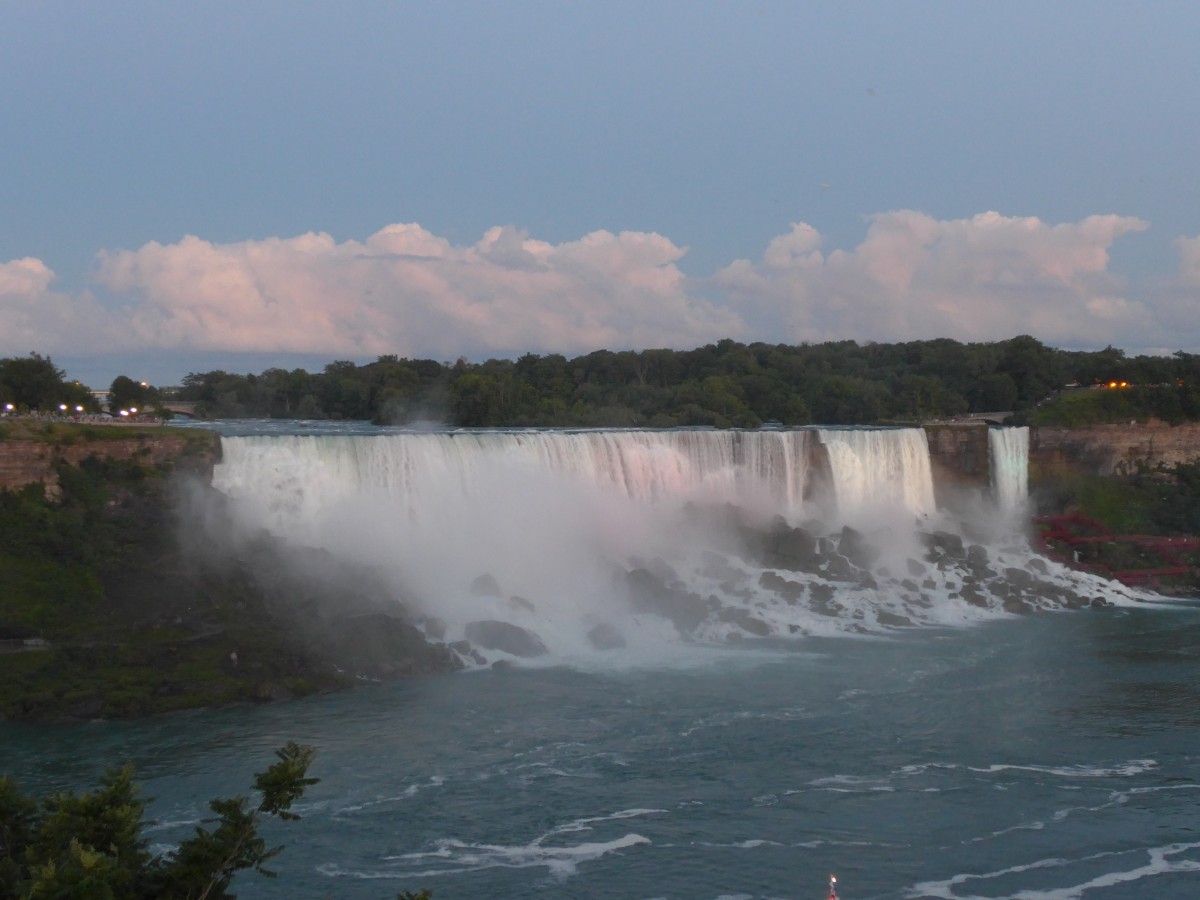 (152'914) - Die Niagara Falls am 15. Juli 2014 in Clifton Hill