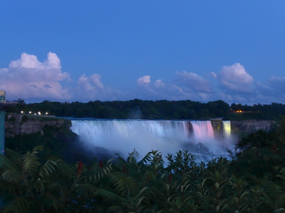 (152'924) - Die Niagara Falls am 15. Juli 2014 in Clifton Hill