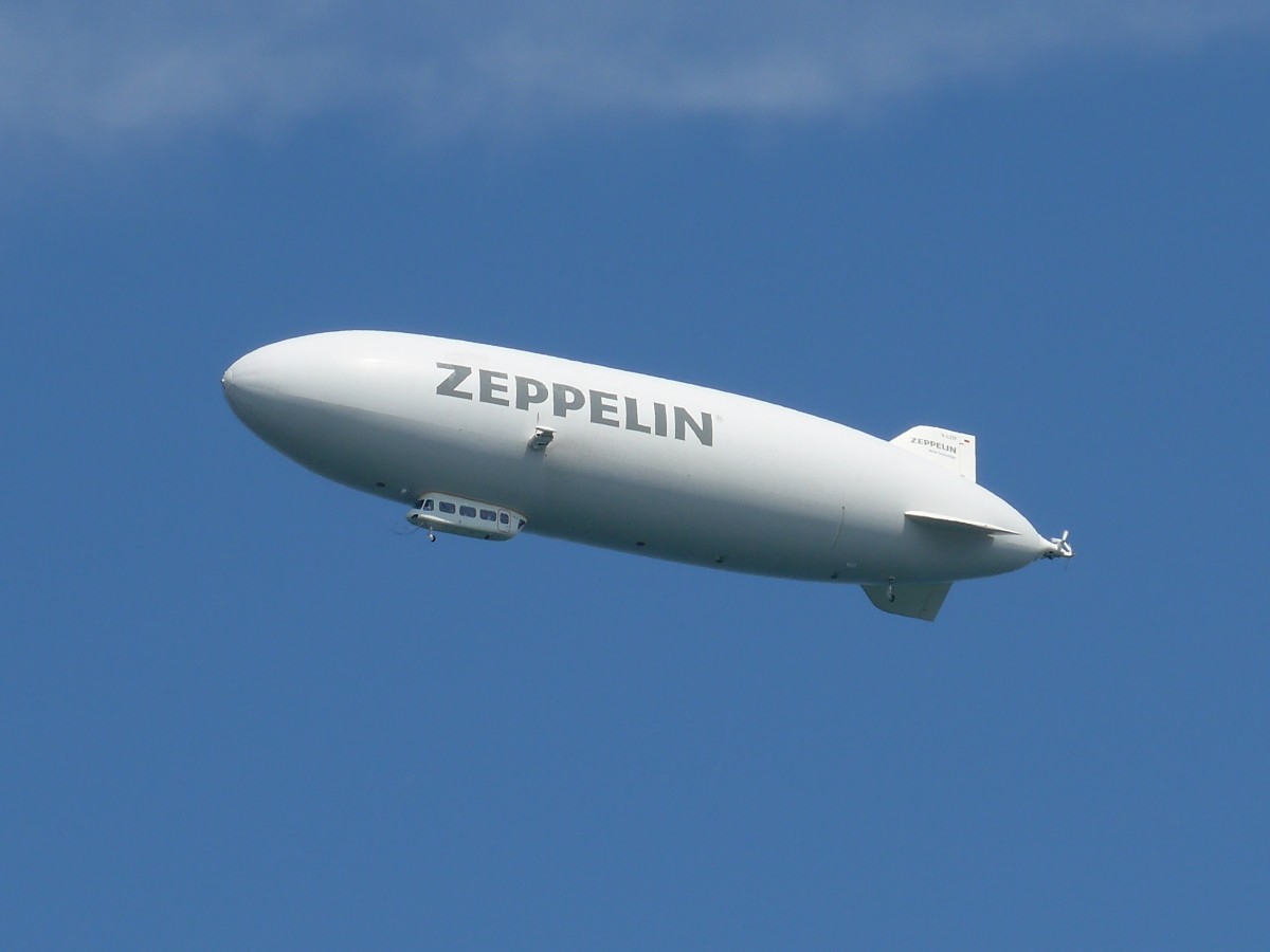 (153'663) - Ein Zeppelin ber Konstanz am 4. August 2014