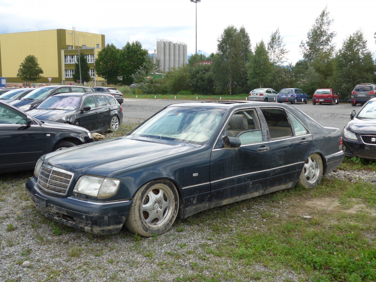 (153'881) - Mercedes am 16. August 2014 nach dem Unwetter in Altsttten, Allmendplatz