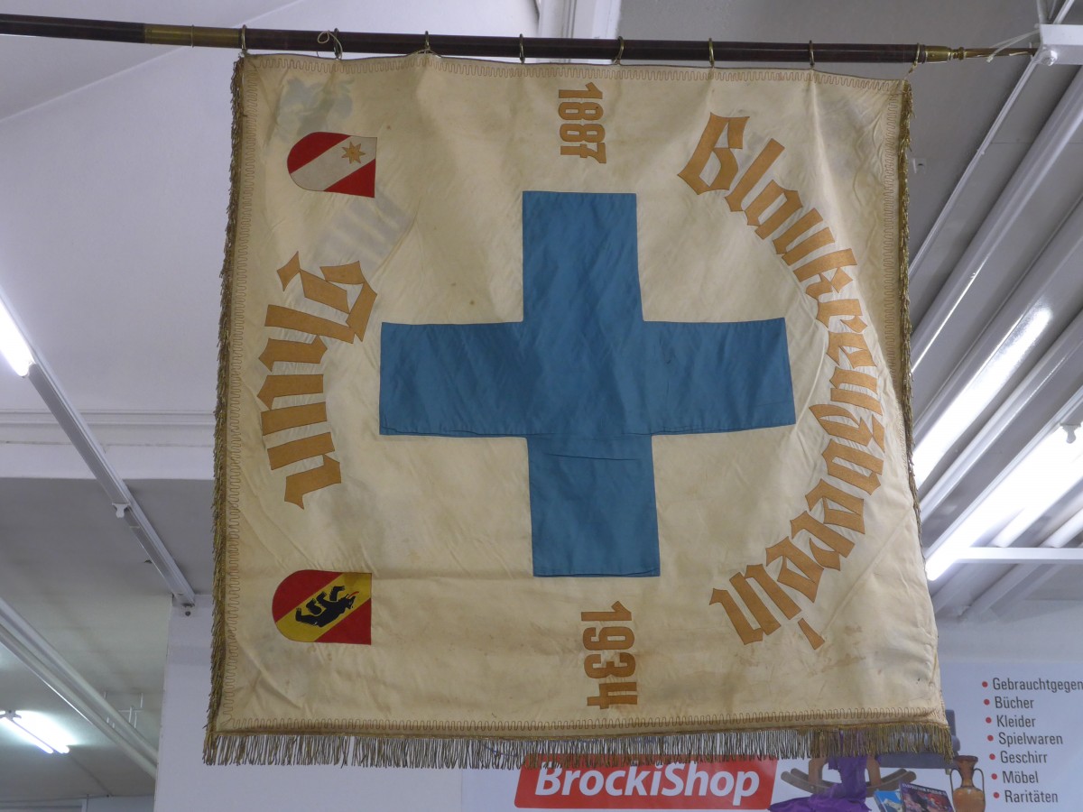 (155'427) - Alte Fahne vom Blaukreuzverein Thun am 1. Oktober 2014 im BrockiShop