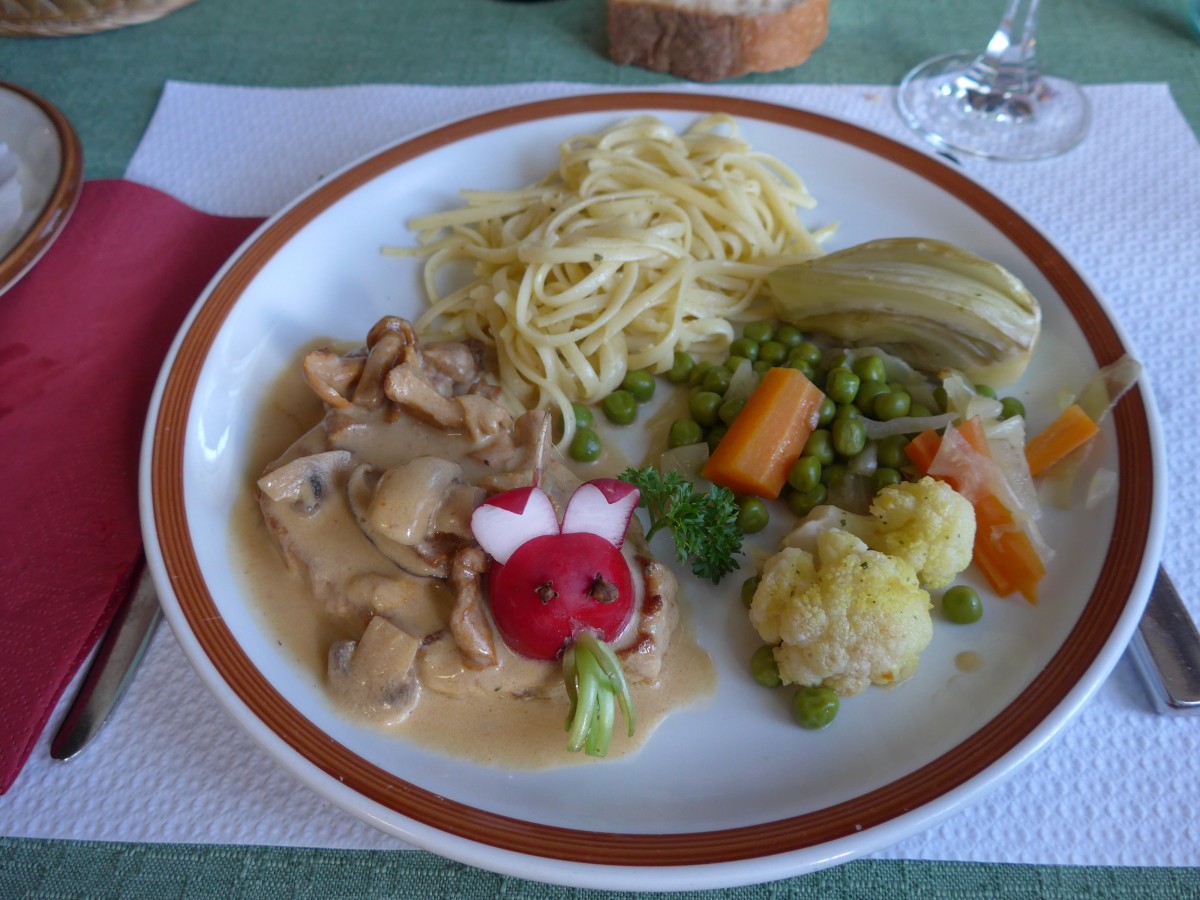 (155'652) - Mittagessen im Restaurant Sattelegg am 12. Oktober 2014 in Willerzell
