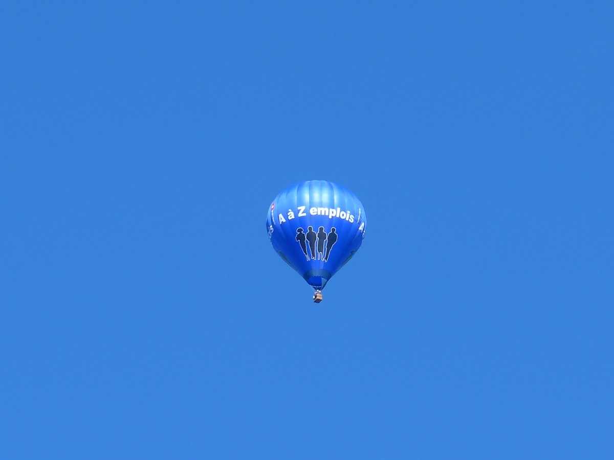 (155'845) - Ein Heissluftballon ber dem Niesen am 19. Oktober 2014