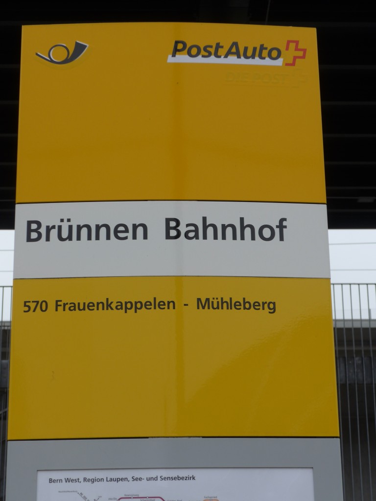 (156'104) - PostAuto-Haltestelle - Brnnen, Bahnhof - am 26. Oktober 2014
