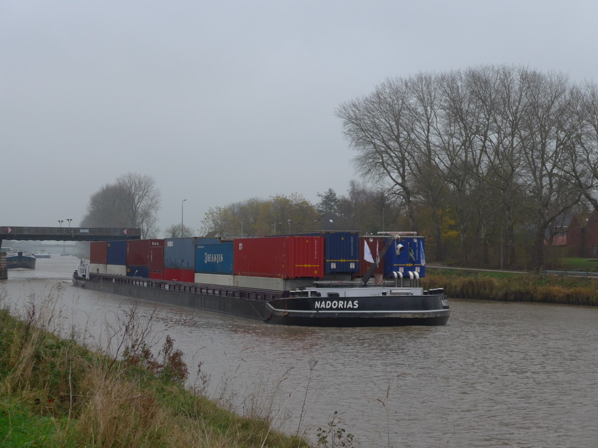 (156'598) - Frachtschiff Nadorias am 18. November 2014 bei Zuidhorn