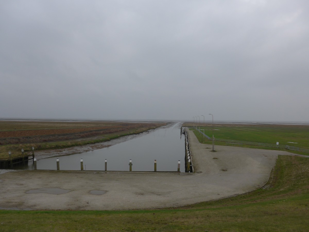 (156'726) - Kanal zum Wattenmeer am 18. November 2014 in Noordpolderzyl