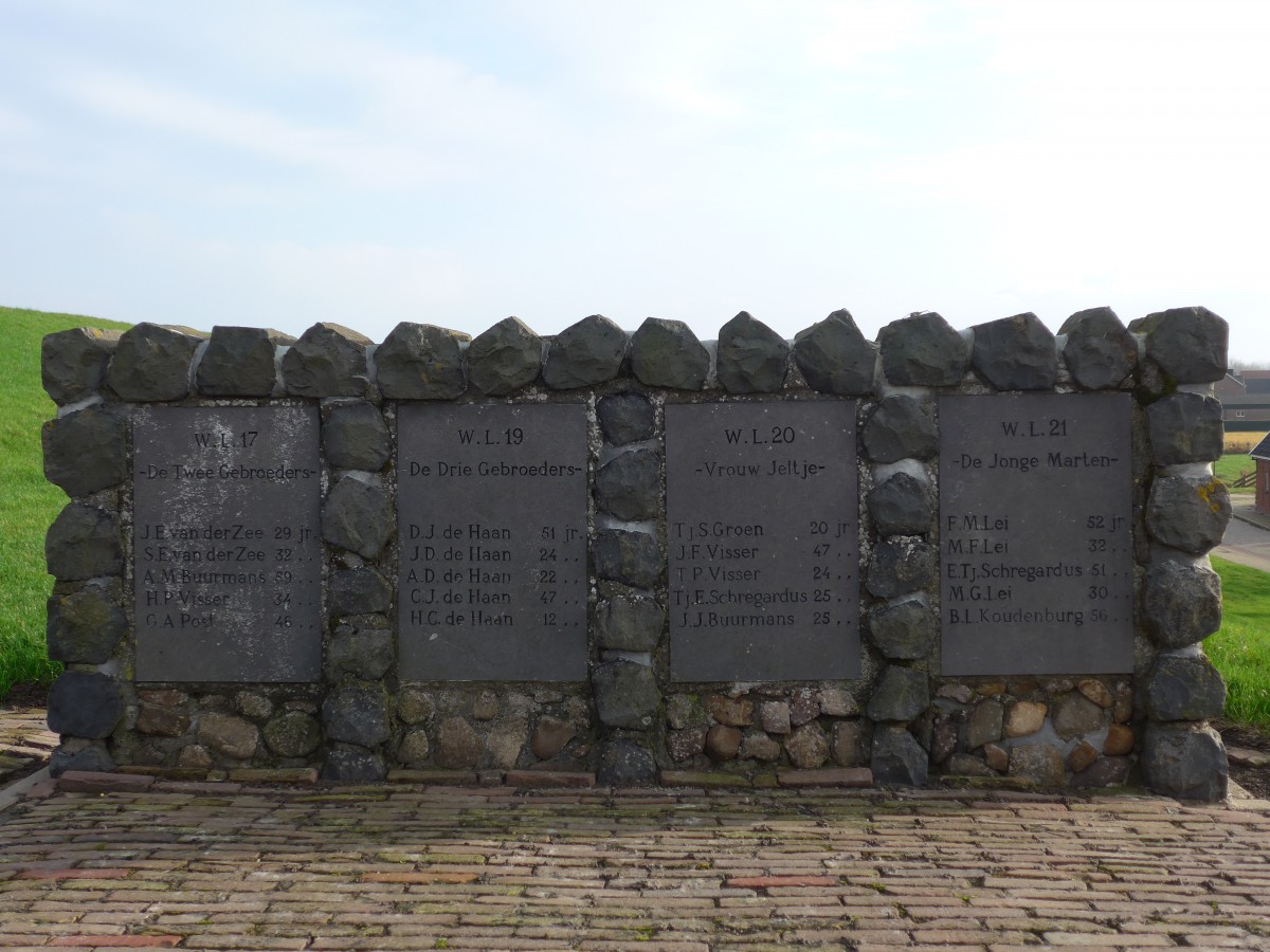 (156'828) - Gedenksttte fr verunfallte Seeleute am 19. November 2014 in Moddergat