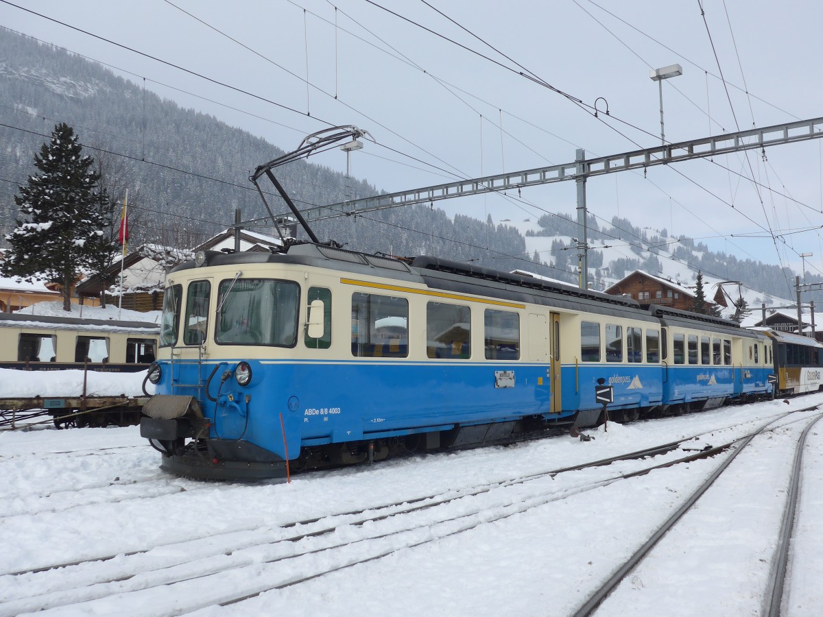 (158'669) - MOB-Pendelzug - Nr. 4003 - am 8. Februar 2015 im Bahnhof Zweisimmen