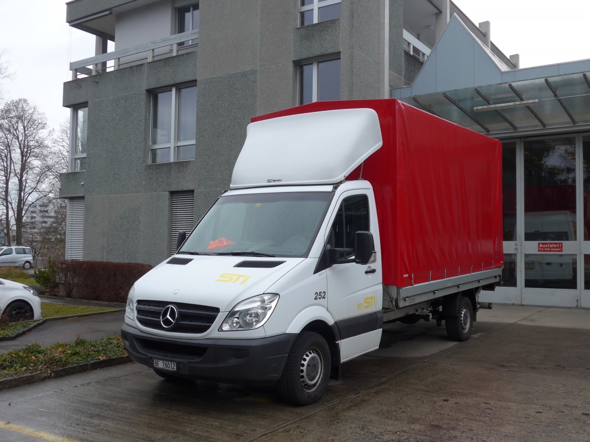 (158'918) - STI Thun - Nr. 252/BE 26'012 - Mercedes am 1. Mrz 2015 in Thun, Garage