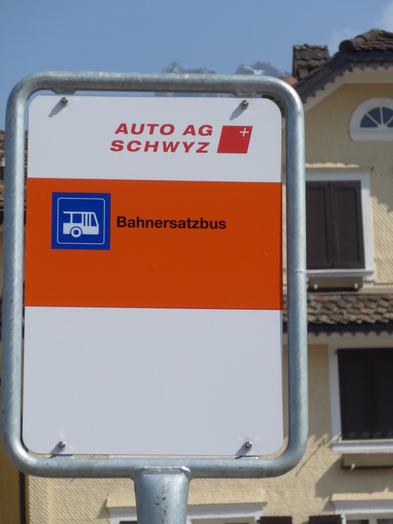 (159'328) - AAGS-Haltestelle - Bahnersatzbus - am 18. Mrz 2015 beim Bahnhof Schwyz