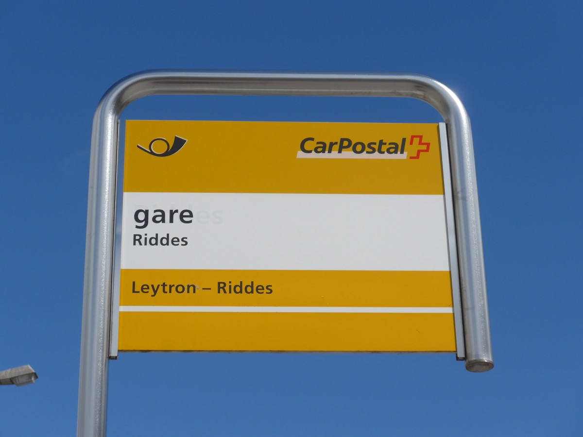 (159'657) - PostAuto-Haltestelle - Riddes, gare - am 5. April 2015