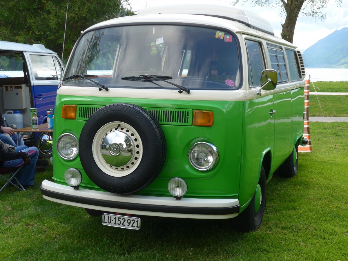 (160'257) - VW-Bus - LU 152'921 - am 9. Mai 2015 in Brienz, Camping Aaregg