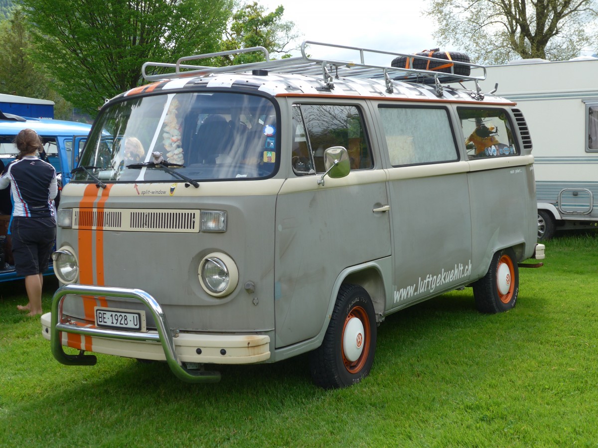 (160'264) - VW-Bus - BE 1928 U - am 9. Mai 2015 in Brienz, Camping Aaregg
