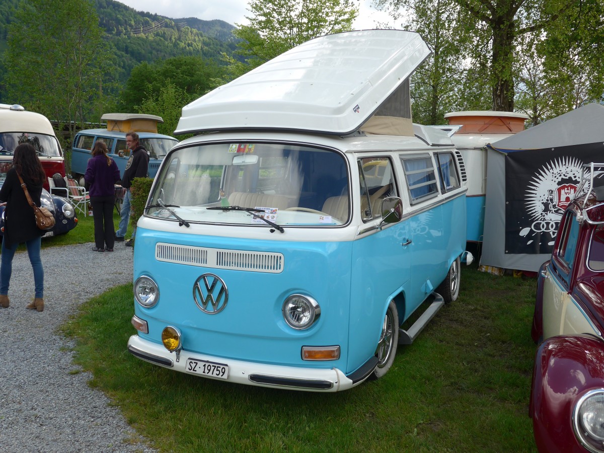 (160'278) - VW-Bus - SZ 19'759 - am 9. Mai 2015 in Brienz, Camping Aaregg