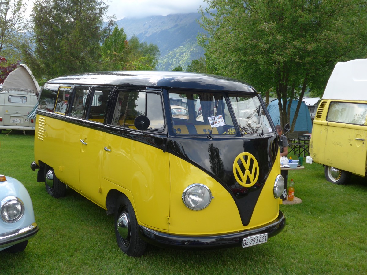 (160'283) - VW-Bus - BE 293'021 - am 9. Mai 2015 in Brienz, Camping Aaregg