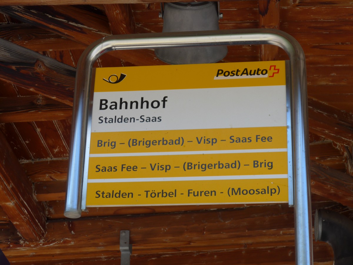 (161'112) - PostAuto-Haltestelle - Stalden-Saas, Bahnhof - am 27. Mai 2015