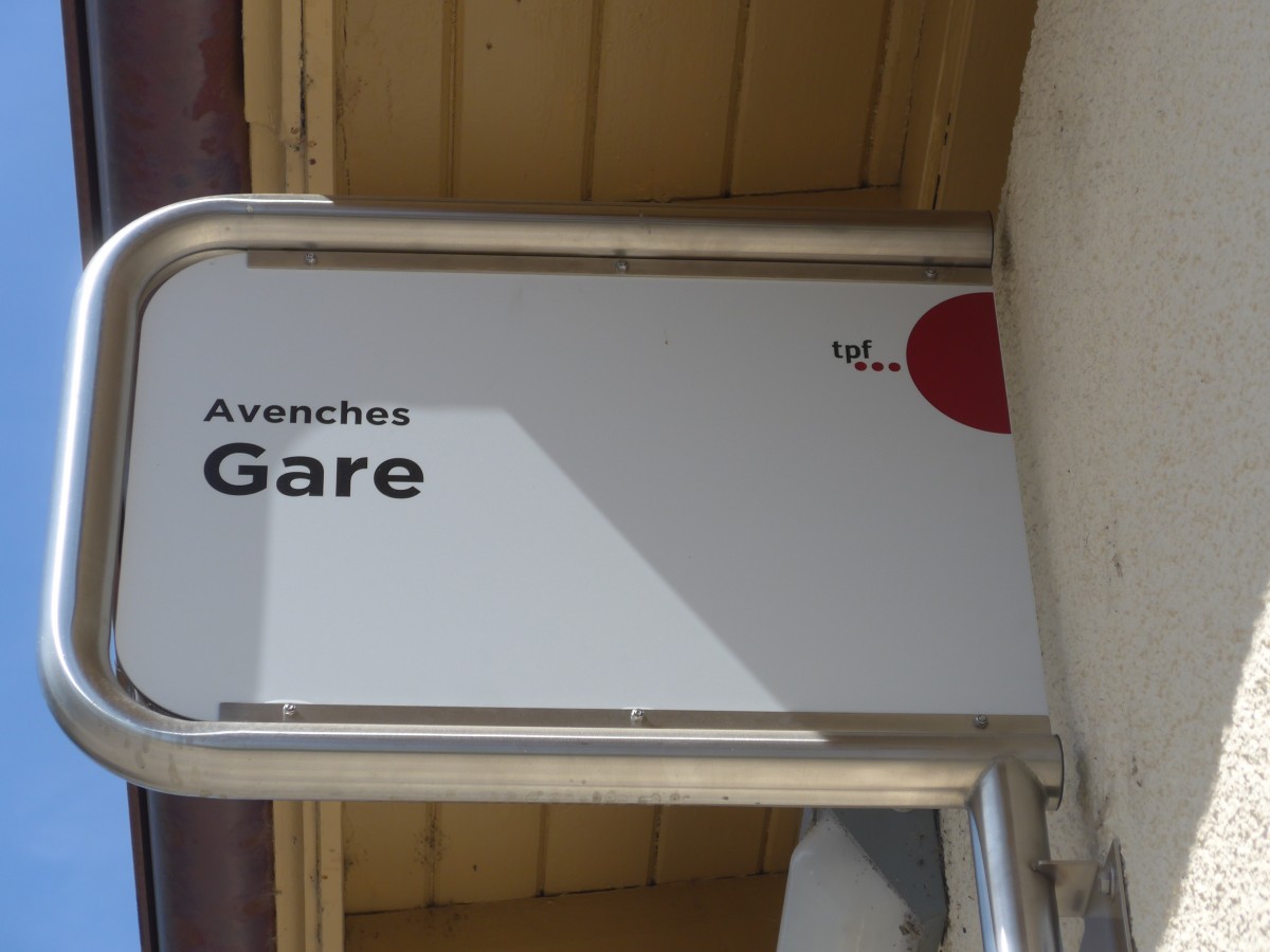 (161'255) - TPF-Haltestelle - Avenches, Gare - am 28. Mai 2015