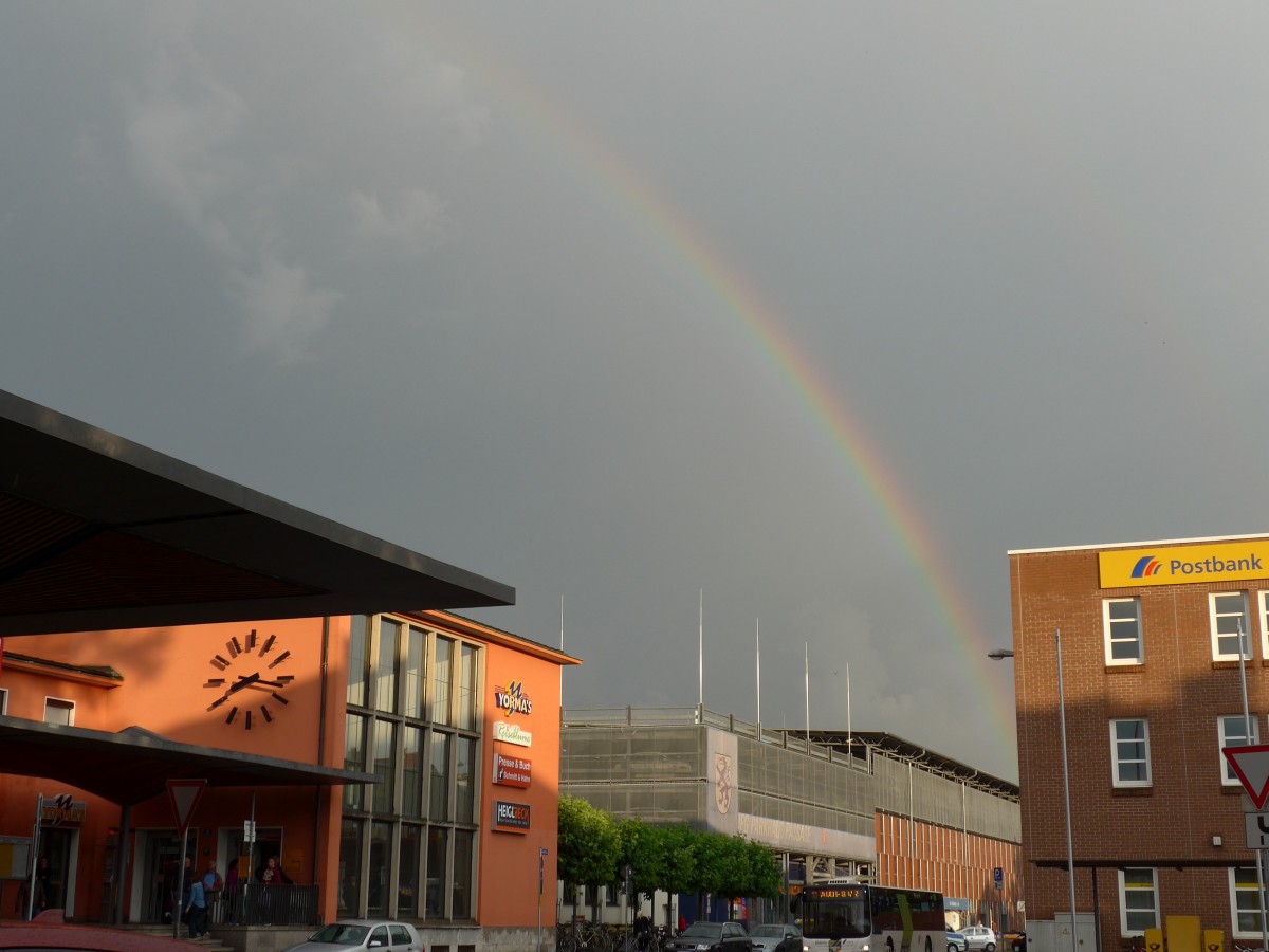 (162'763) - Regenbogen am 27. Juni 2015 beim Bahnhof Ingoldstadt