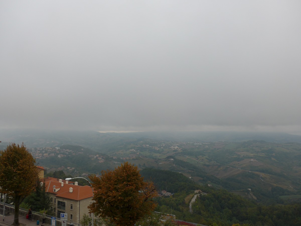 (165'607) - Ausblick von San Marino am 24. September 2015