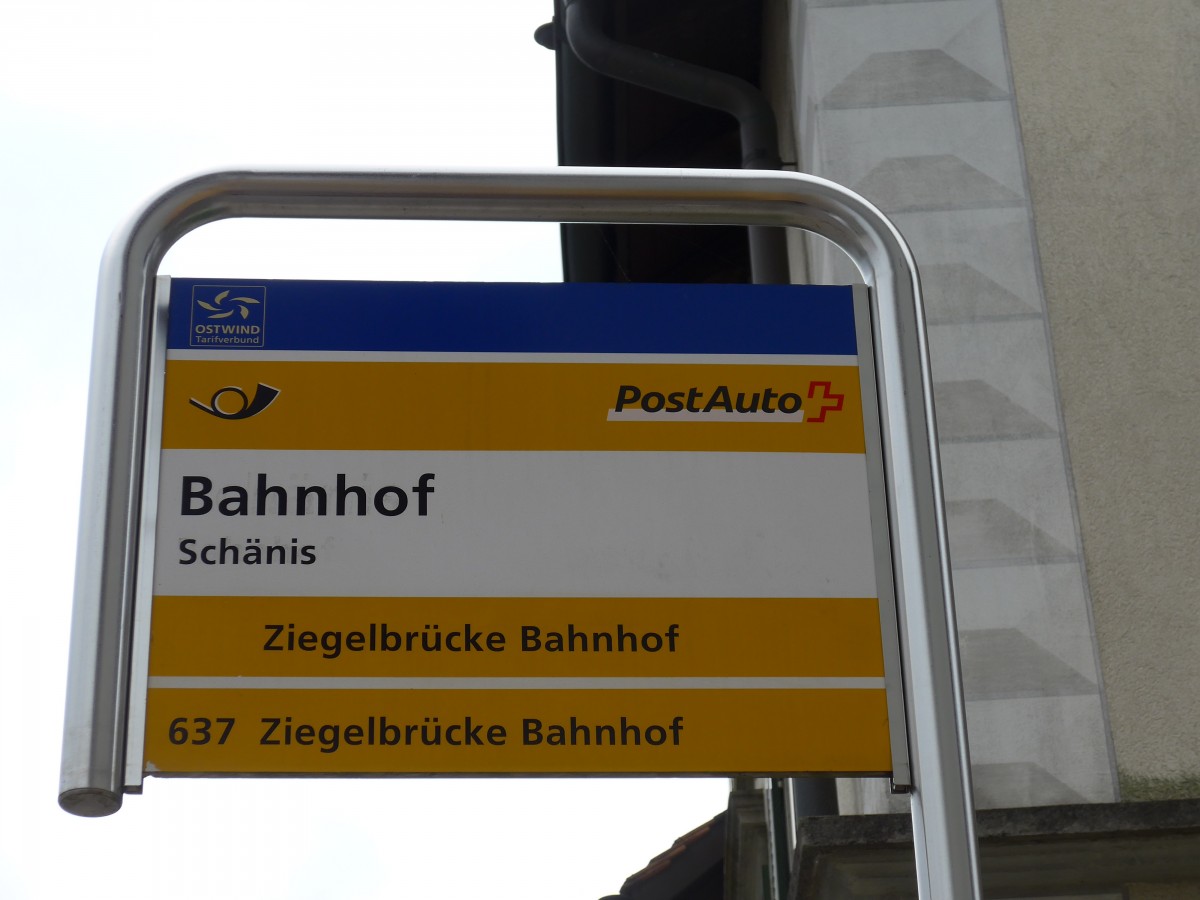 (166'124) - PostAuto-Haltestelle - Schnis, Bahnhof - am 10. Oktober 2015