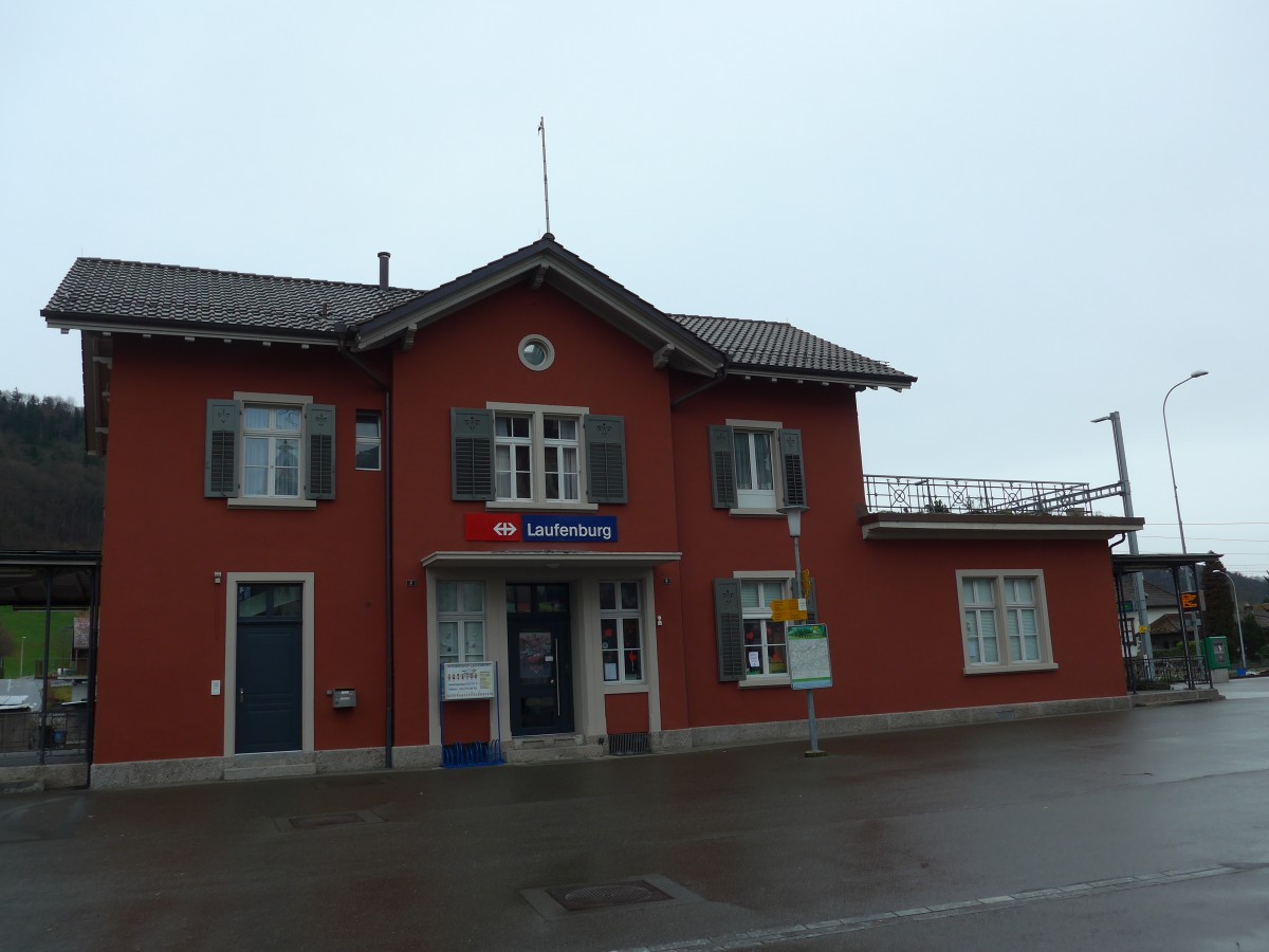(168'762) - Der Bahnhof Laufenburg am 20. Februar 2016