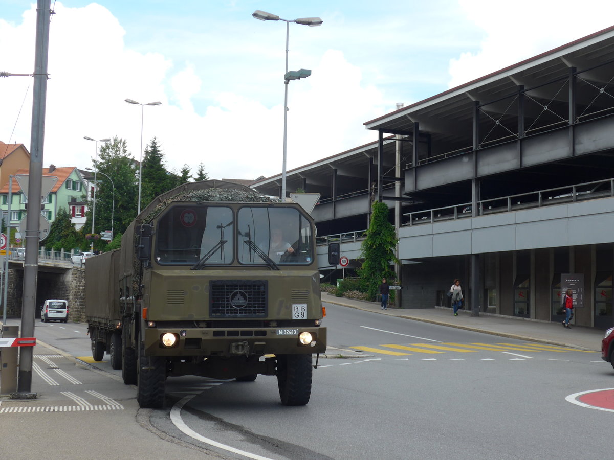 (172'584) - Schweizer Armee - M+32'440 - Saurer am 27. Juni 2016 beim Bahnhof Herisau