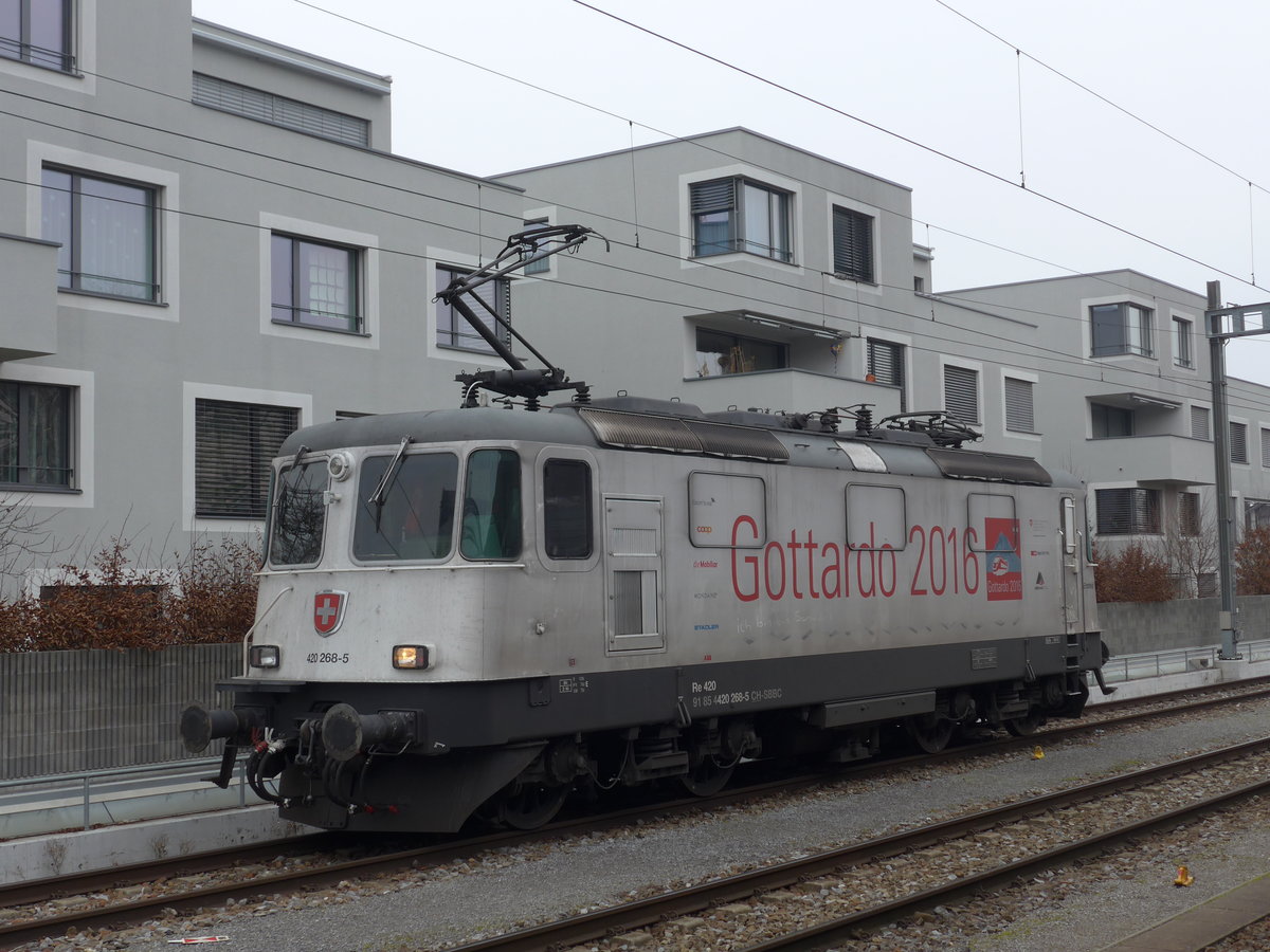 (177'000) - SBB-Lokomotive - Nr. 420'268-5 - am 7. Dezember 2016 im Bahnhof Frauenfeld