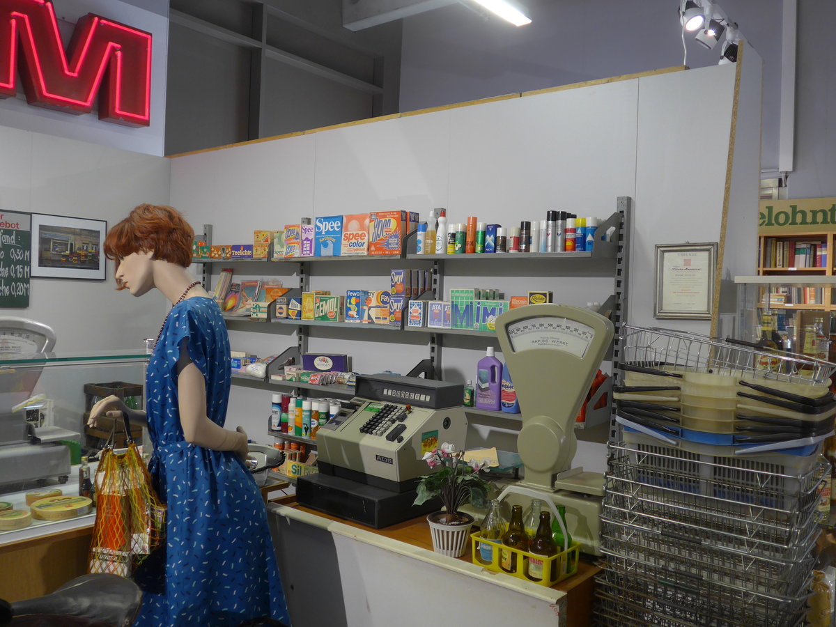 (183'036) - Konsum Lebensmittelladen am 8. August 2017 in Dresden, Die Welt der DDR