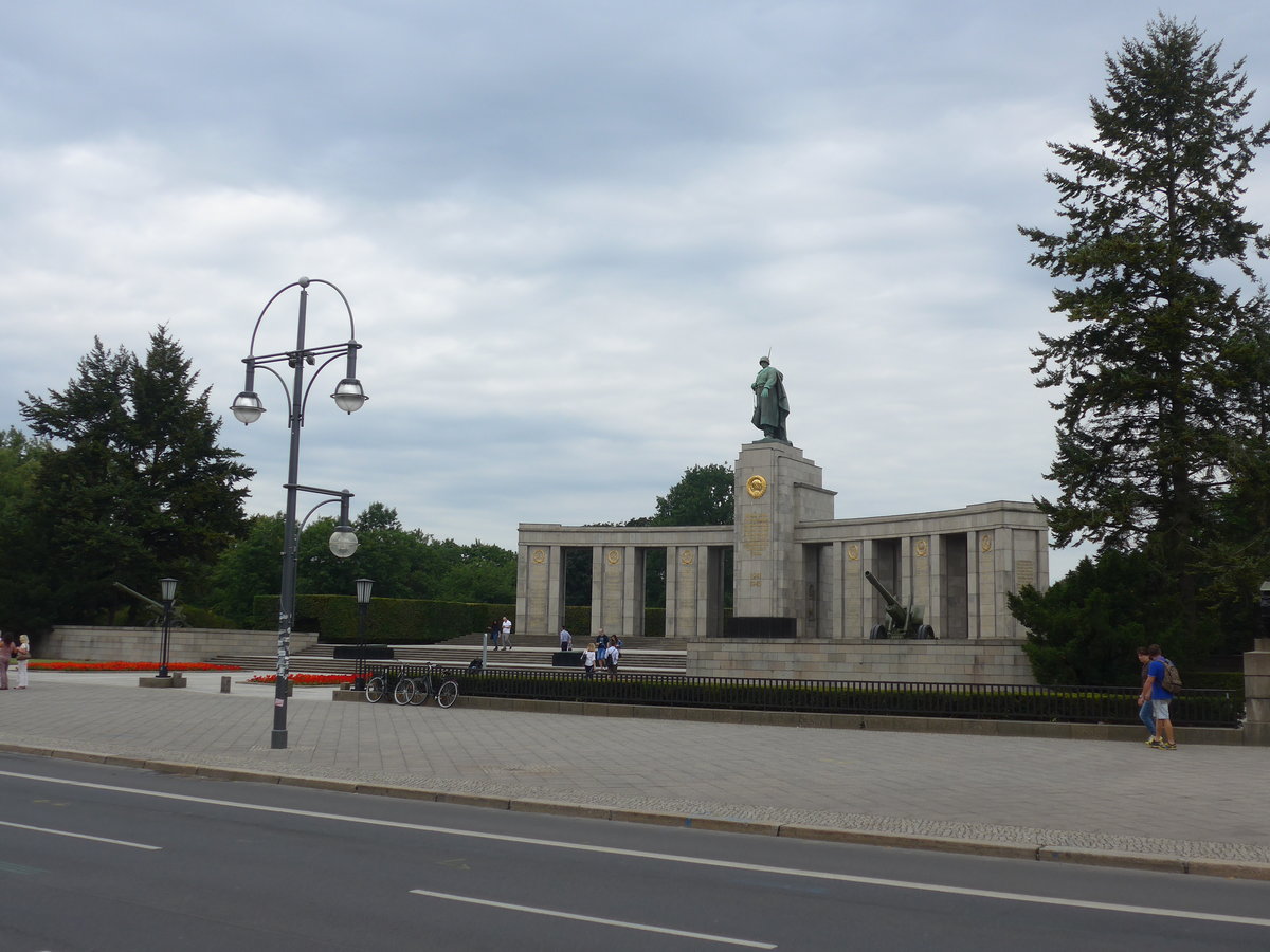 (183'259) - Sowjetisches Ehrendenkmal am 10. August 2017 in Berlin