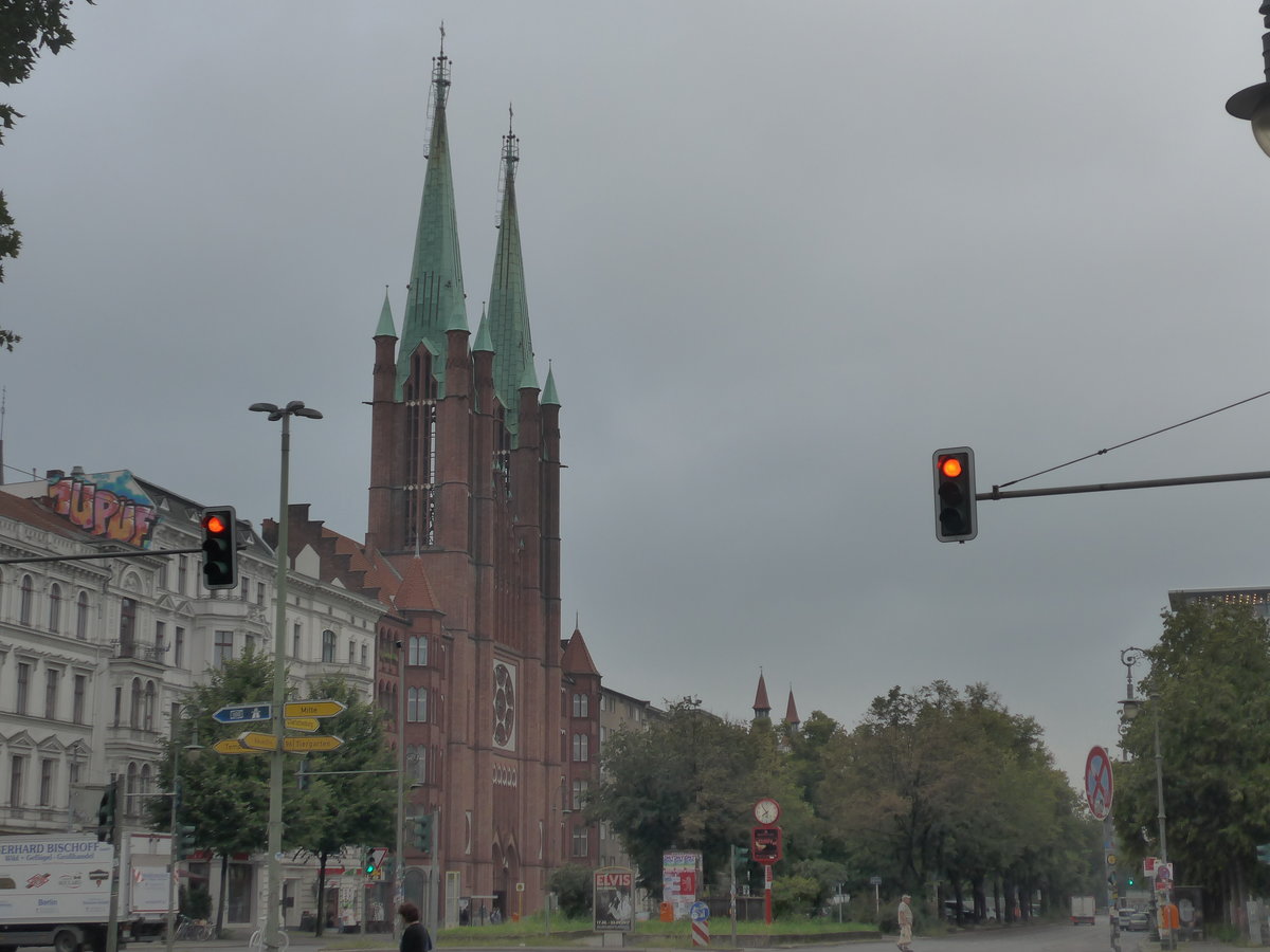 (183'411) - Die Kirche zum Heiligen Kreuz am 11. August 2017 in Berlin