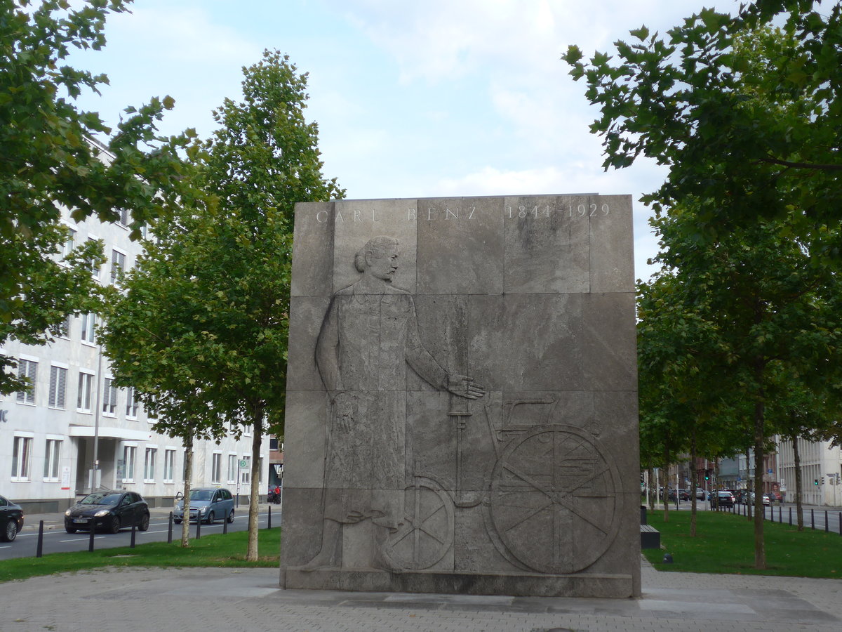 (183'793) - Das CarlBenz-Denkmal am 21. August 2017 in Mannheim