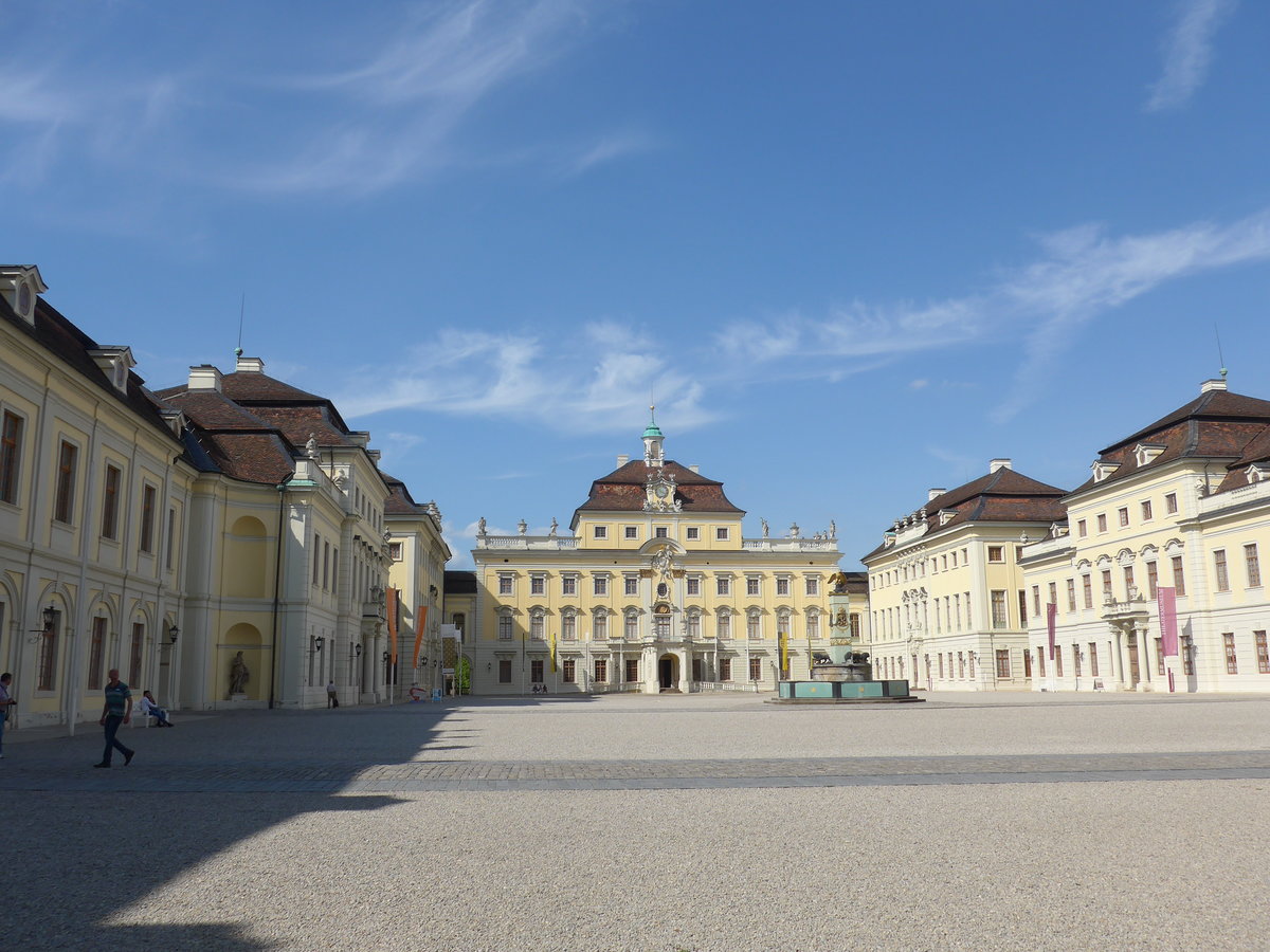 (183'837) - Das Schloss Ludwigsburg am 22. August 2017