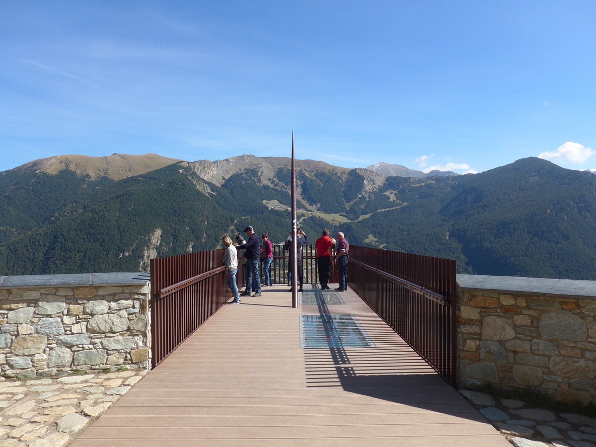 (185'392) - Aussichtsterrasse beim Roc del Quer am 27. September 2017 bei Canillo