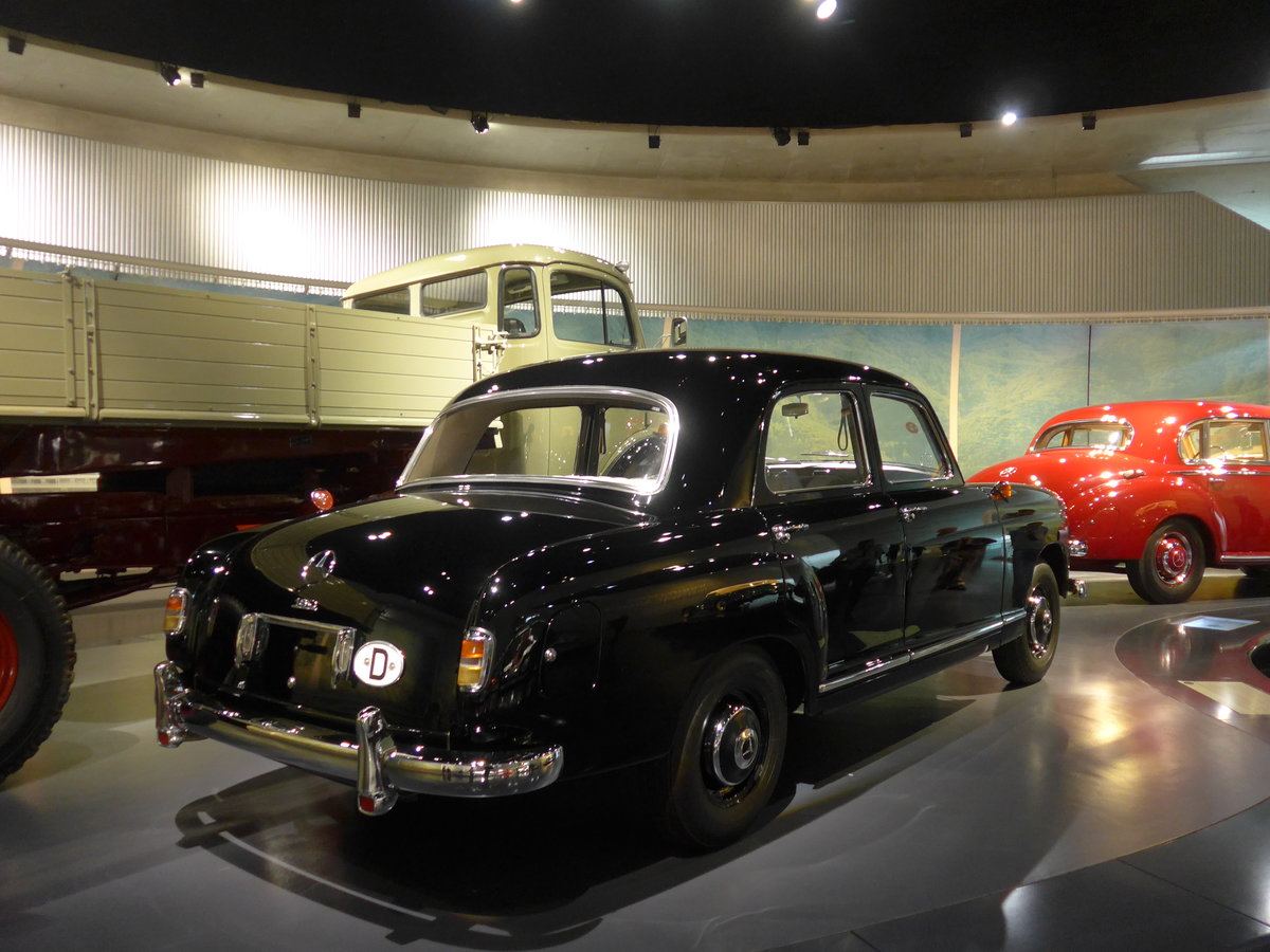 (186'401) - Mercedes-Benz 180 von 1955 am 12. November 2017 in Stuttgart, Mercedes-Benz Museum