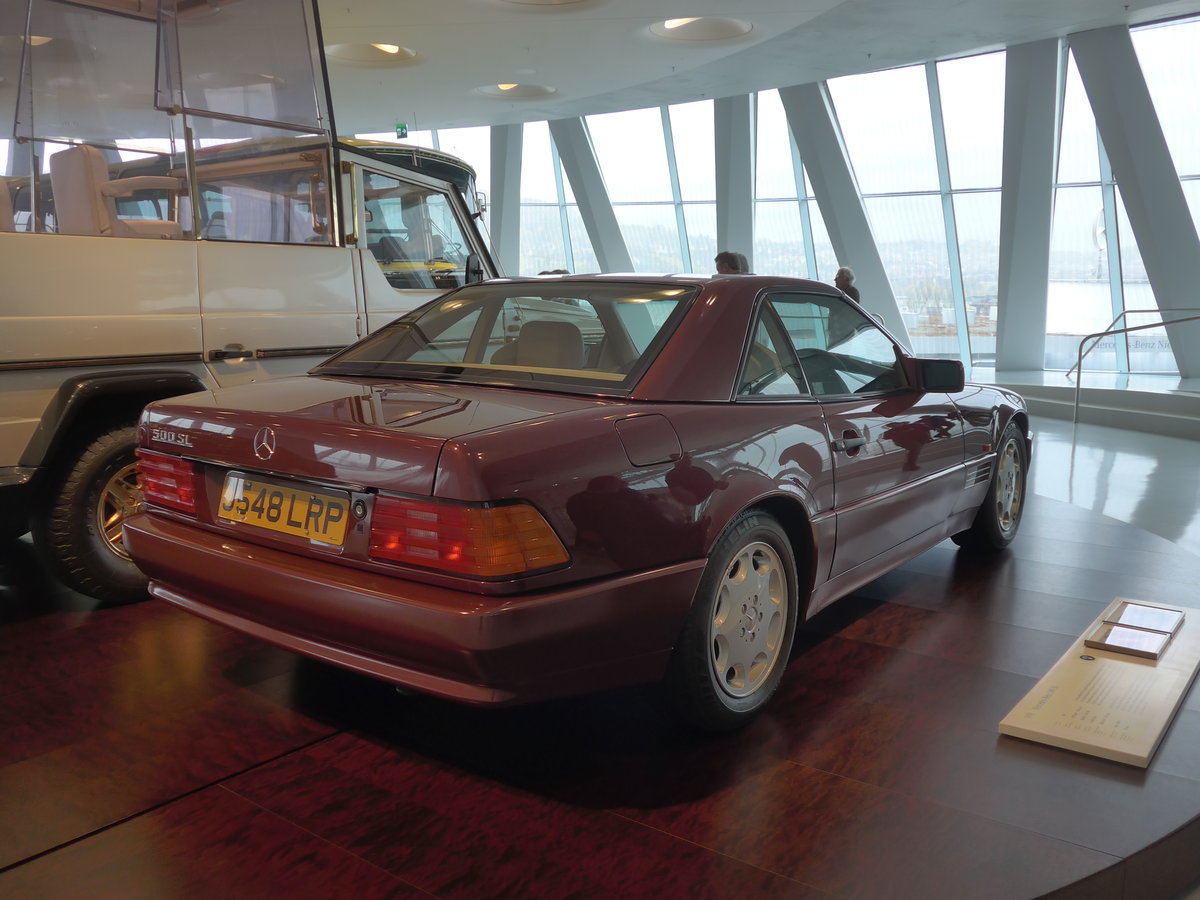 (186'439) - Mercedes-Benz 500 SL von 1991; Prinzessin Diana - J 548 LRP - am 12. November 2017 in Stuttgart, Mercedes-Benz Museum