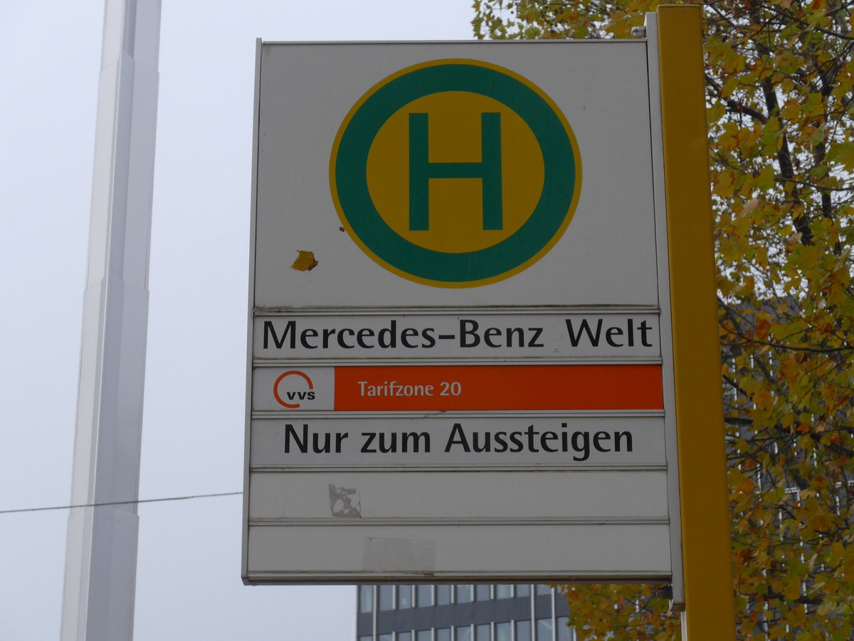(186'497) - Bus-Haltestelle - Stuttgart, Mercedes-Benz Welt - am 12. November 2017