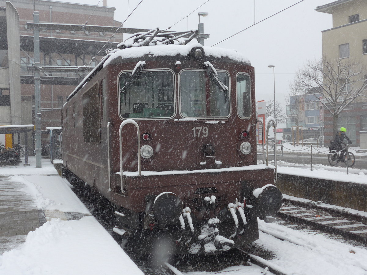 (188'458) - BLS-Lokomotive - Nr. 179 - am 12. Februar 2018 im Bahnhof Spiez